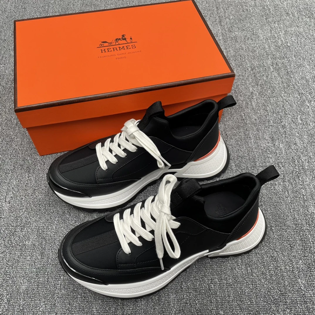 Hermès Sneakers — 26ef19ca