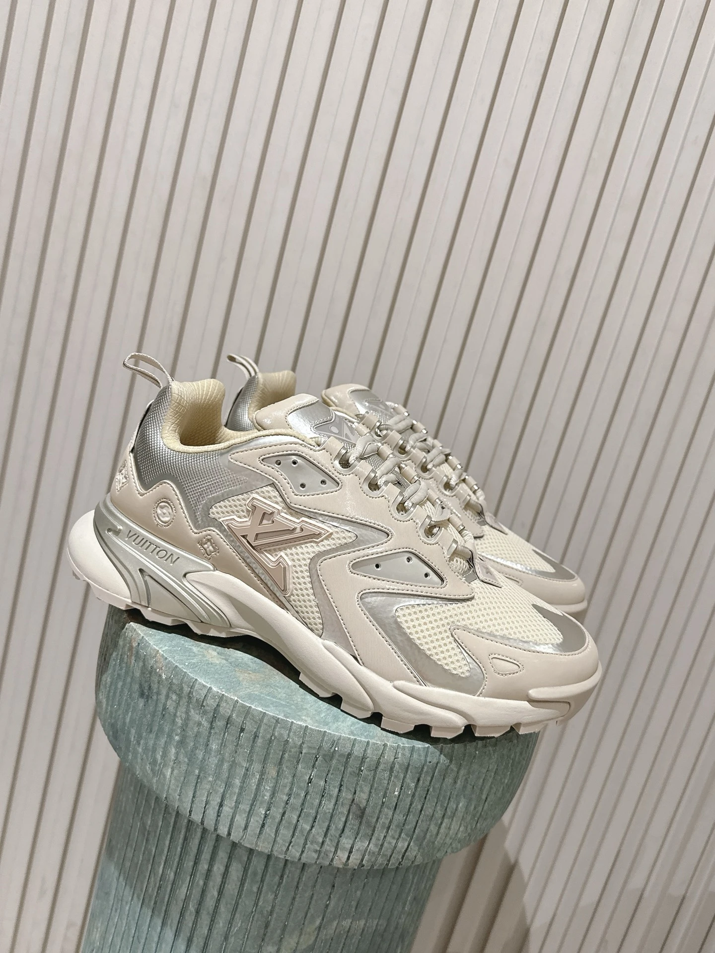 Louis Vuitton Sneakers — 7d0765bb