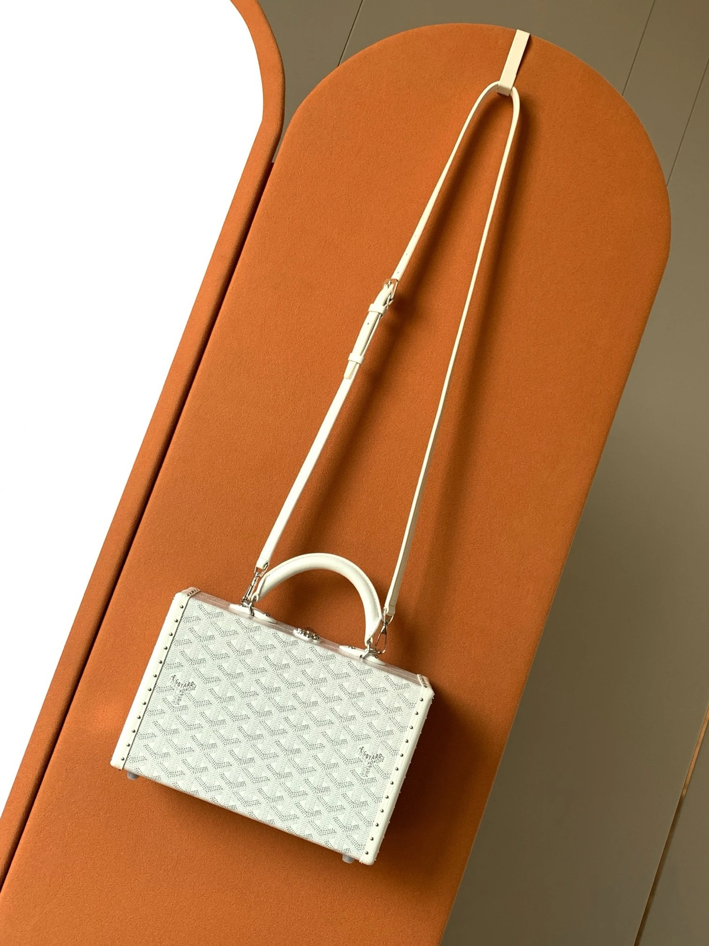 Goyard Luggage — 8a7d1d0a