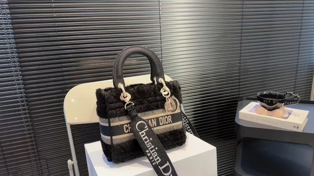 Travel Bags — 70e9f5c9