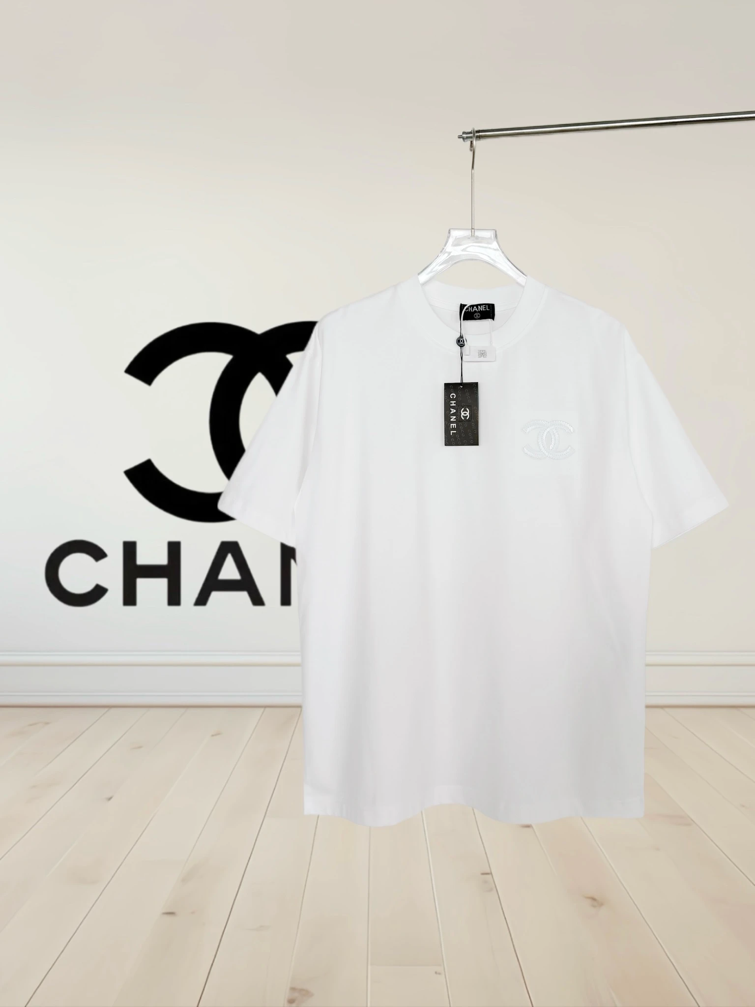 Chanel T-Shirt — b55396ef
