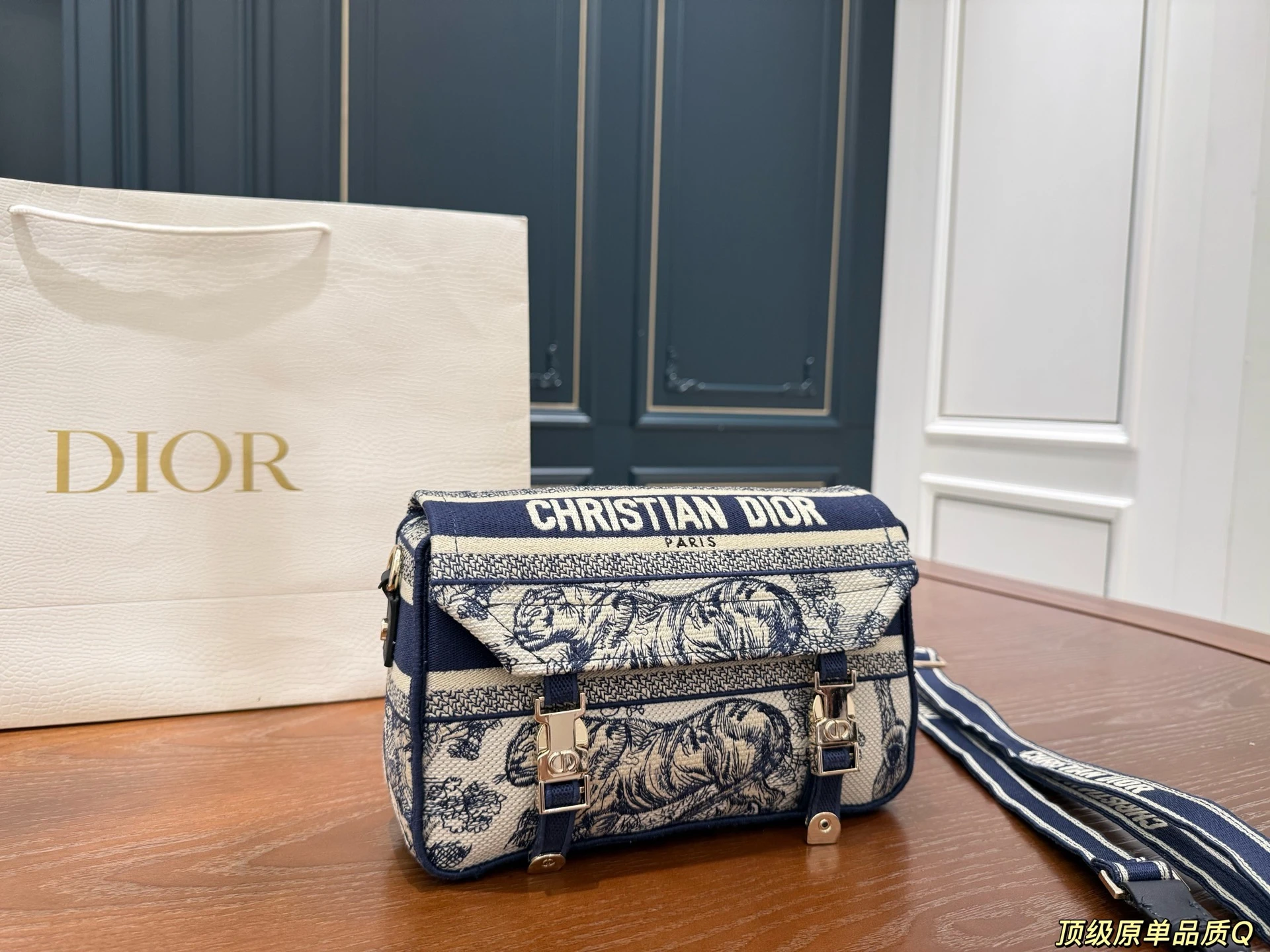 Dior Bag — 3f9e7bef