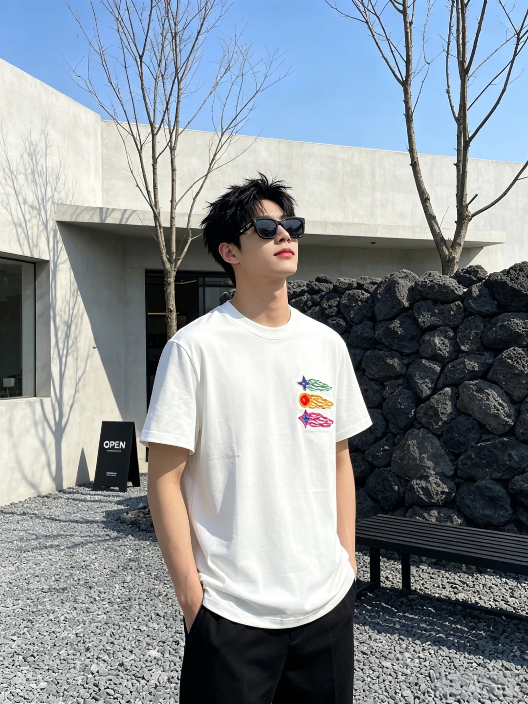 Louis Vuitton T-Shirt — 32e95a0f
