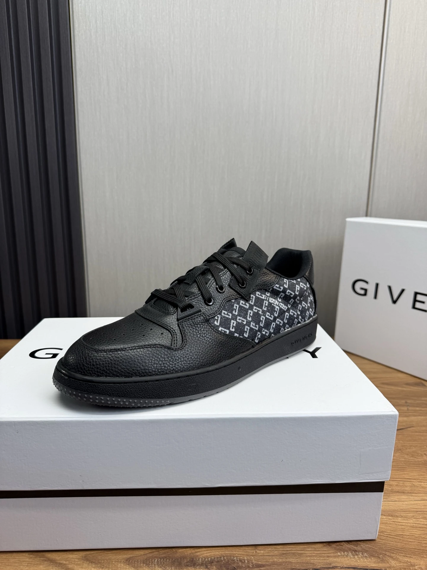 Givenchy Shoes — dfb7b917