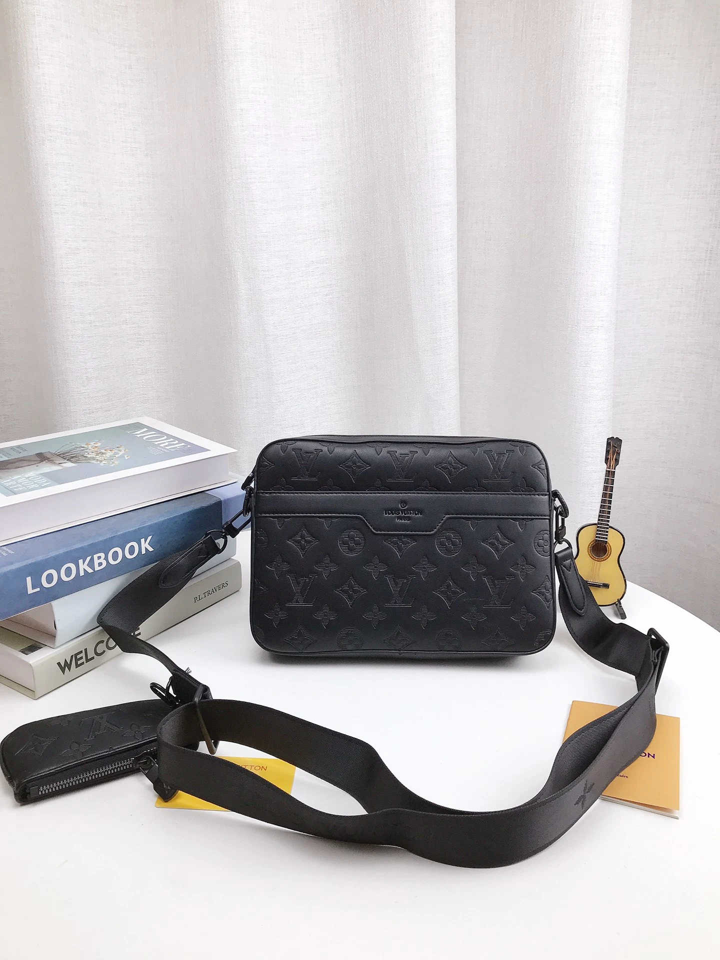 Louis Vuitton Bag — 30779f52