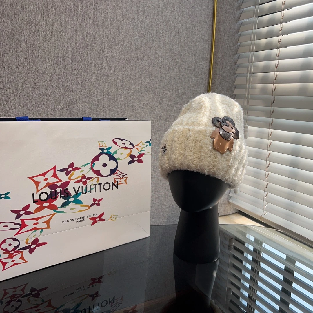 Louis Vuitton Hats — 852cfda1