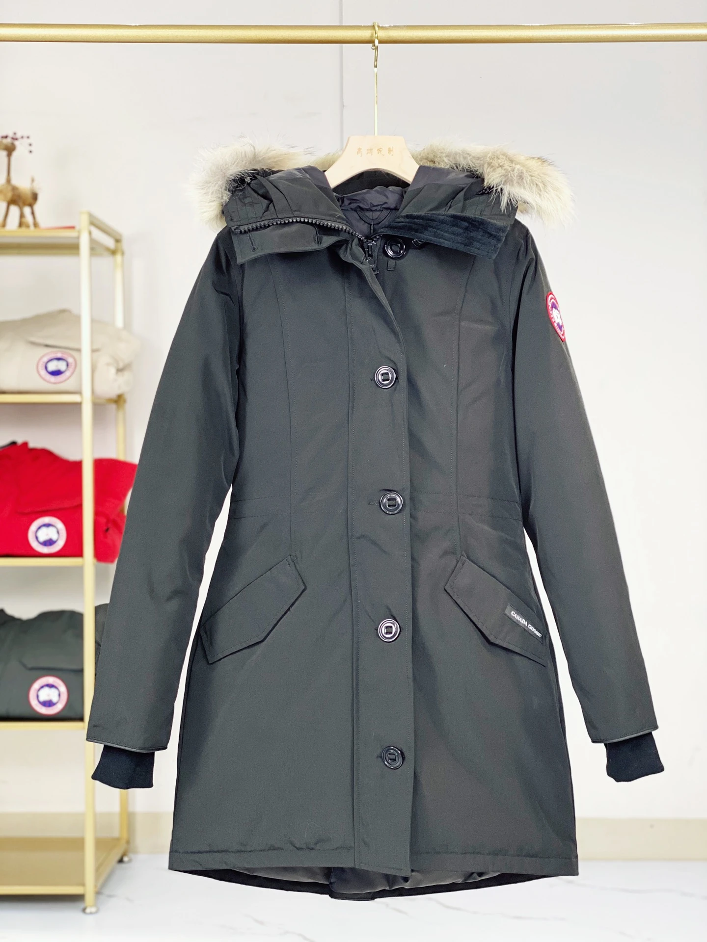 Canada Goose Down Jacket — 7a3a26cf