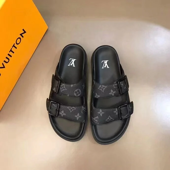 Slippers — 4fd01ca9