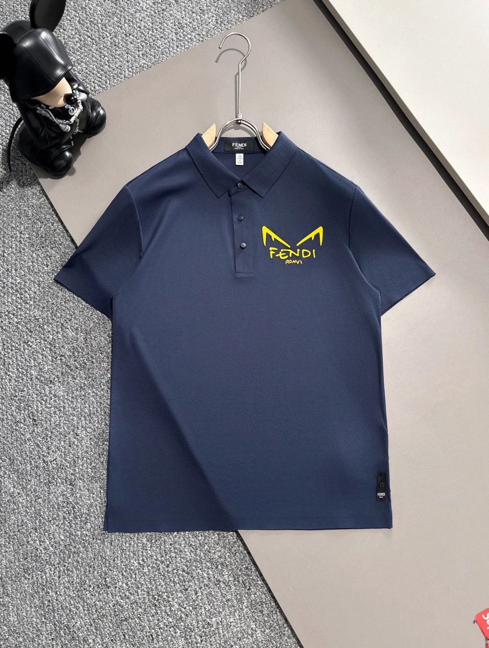 Fendi T-Shirt — 93288896