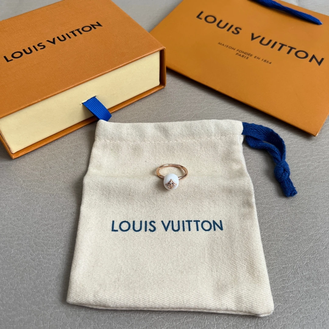 Louis Vuitton Rings — e54a4819