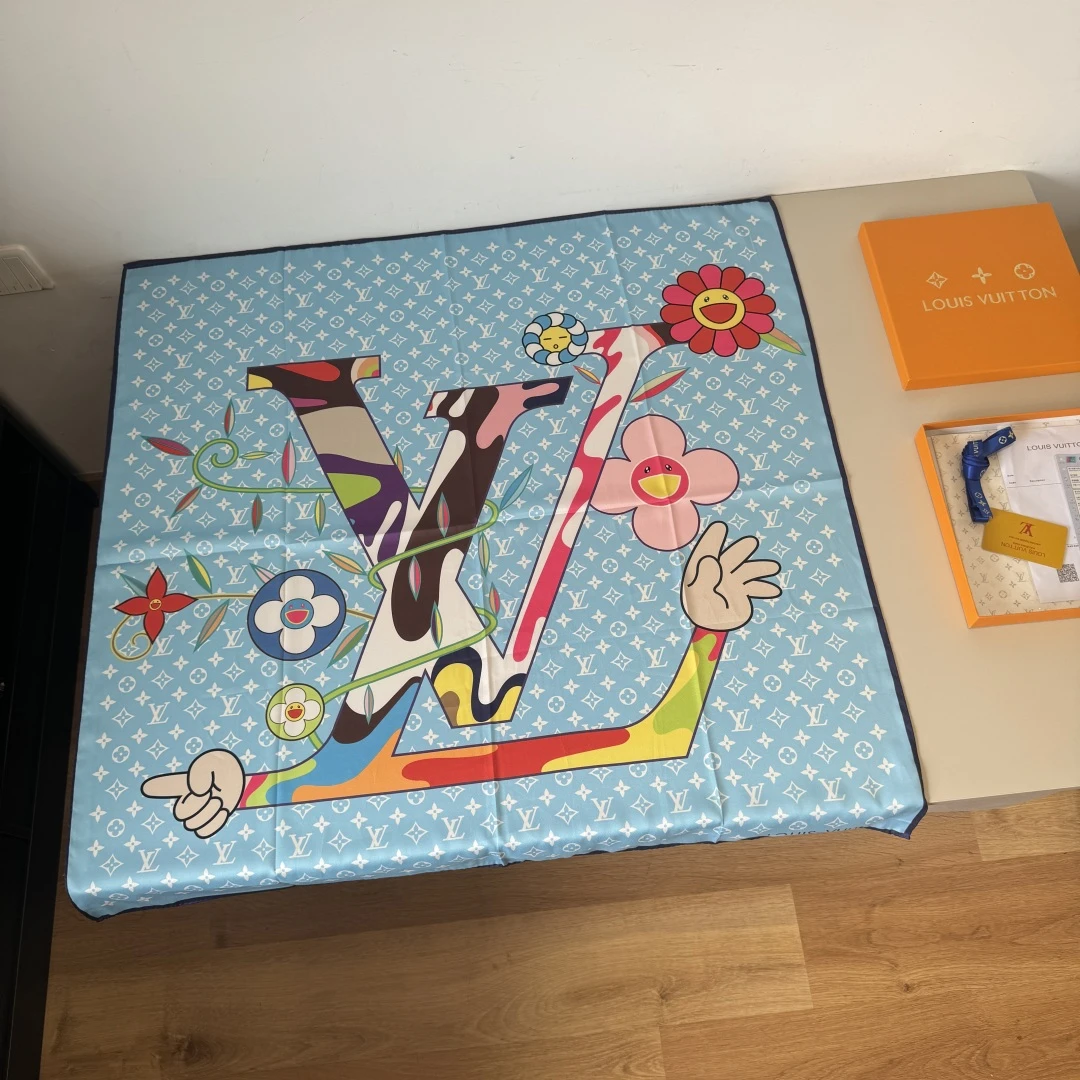 Louis Vuitton Scarves — 49a75b5d