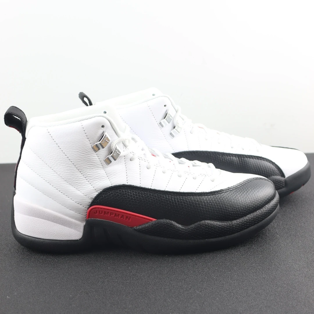 Nike Shoes — c5f54419