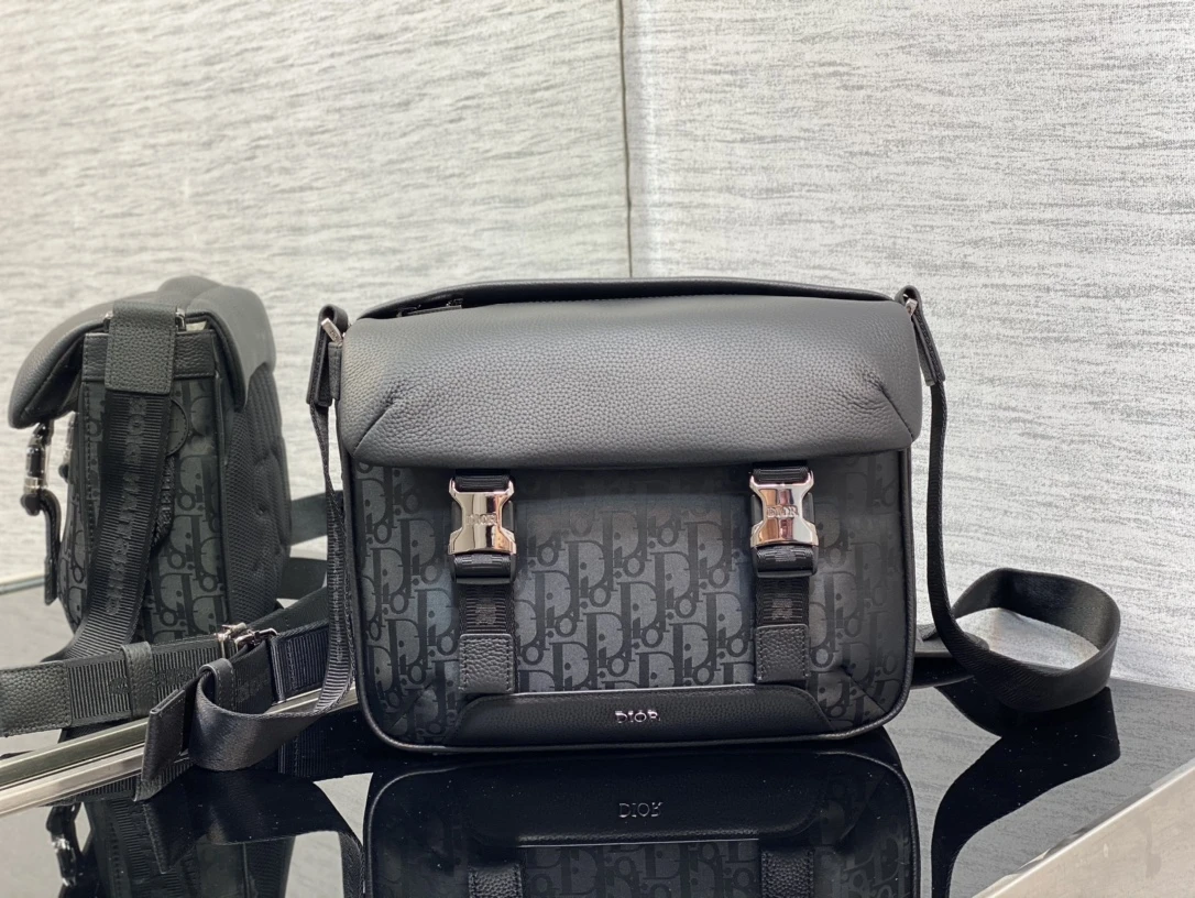 Dior Bag — ba45aeef