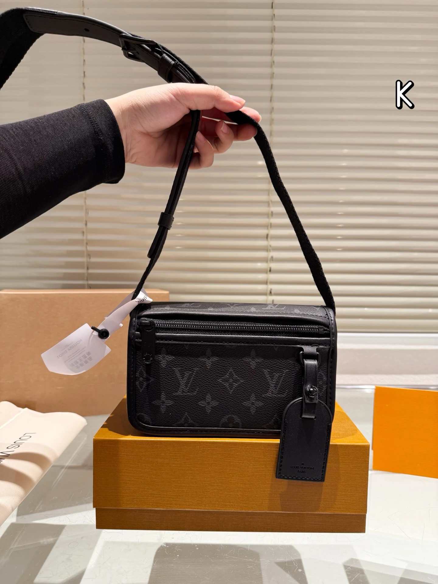 Louis Vuitton Bag — f9b86545