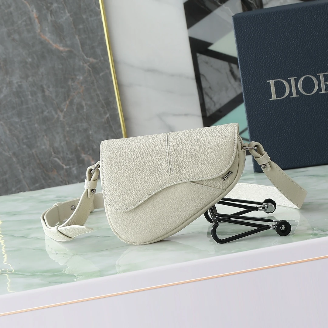 Dior Bag — f8e079c0