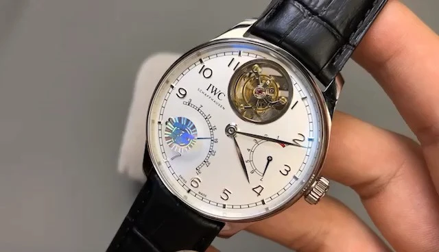 IWC Watch — 6e4f7d8c