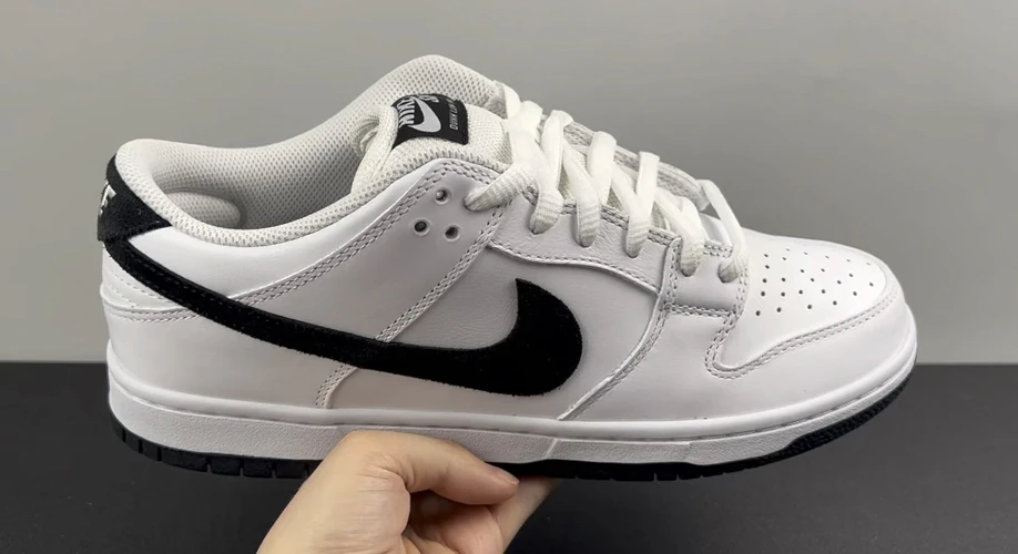 Nike Shoes — cfc3025b