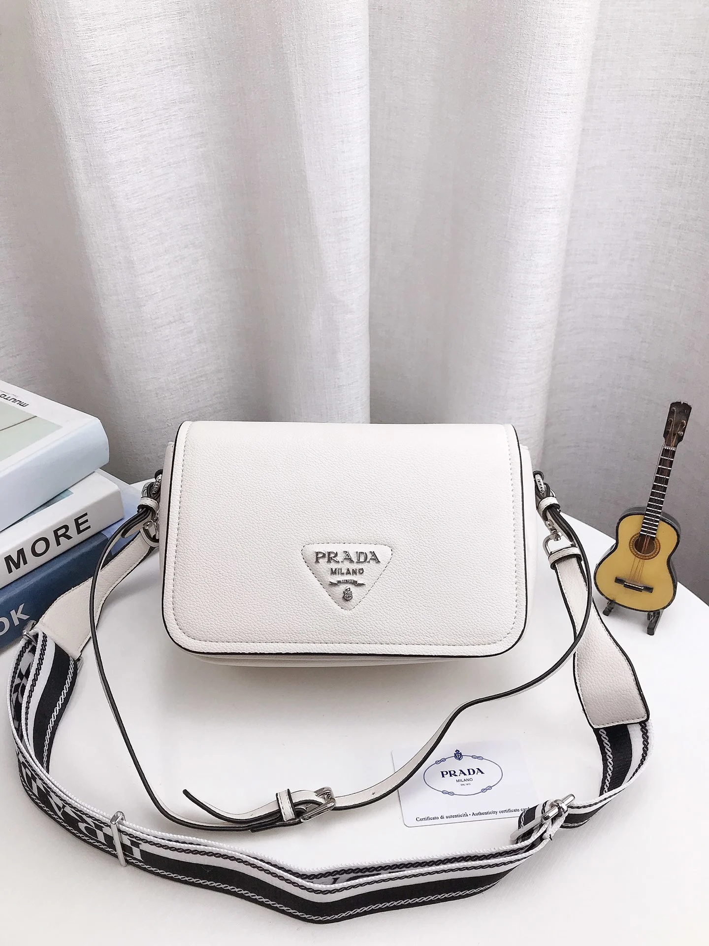 Prada Bag — 77dd674b