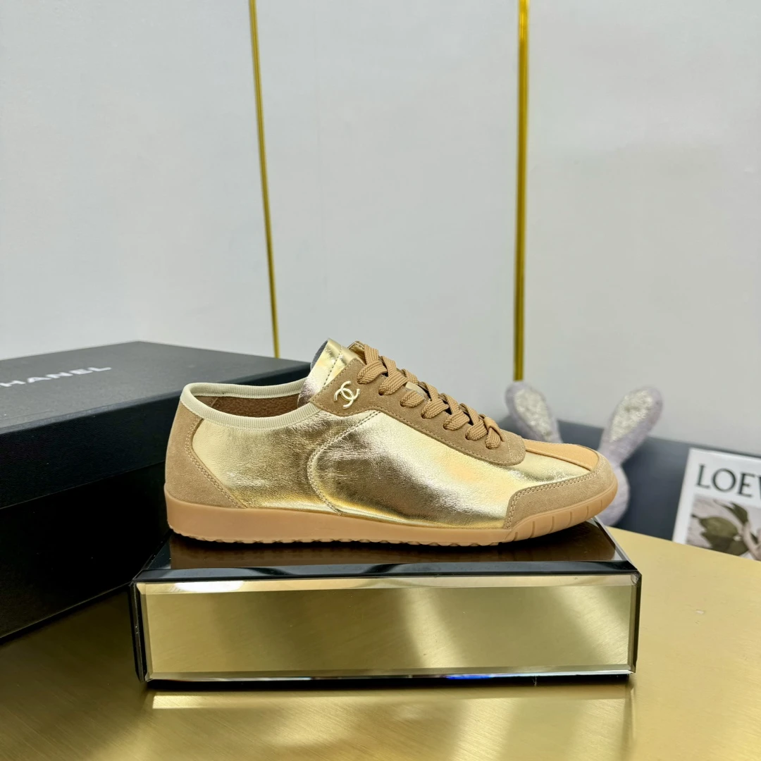 Chanel Sneakers — 3d83939c