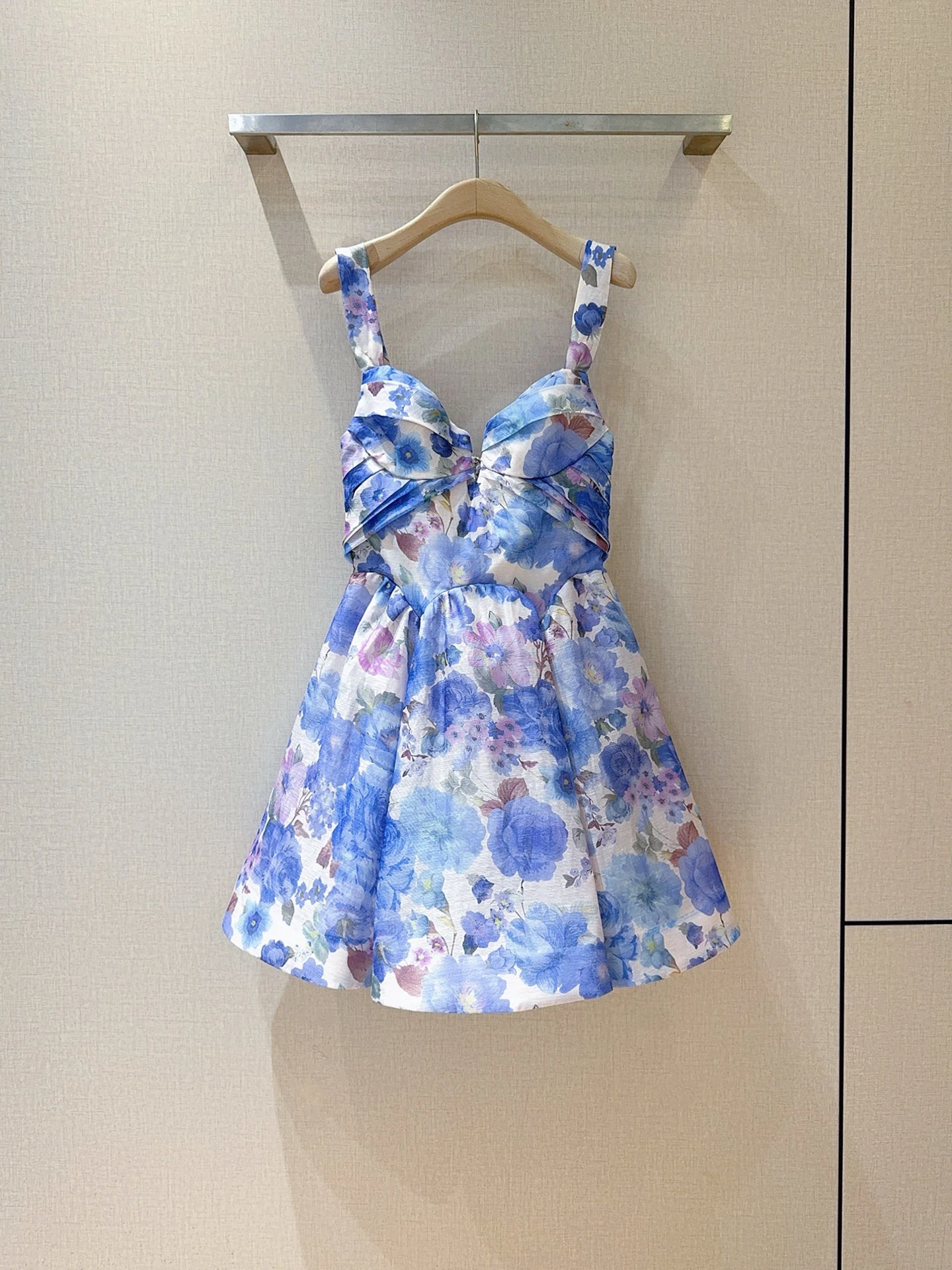 Dresses — faec405a