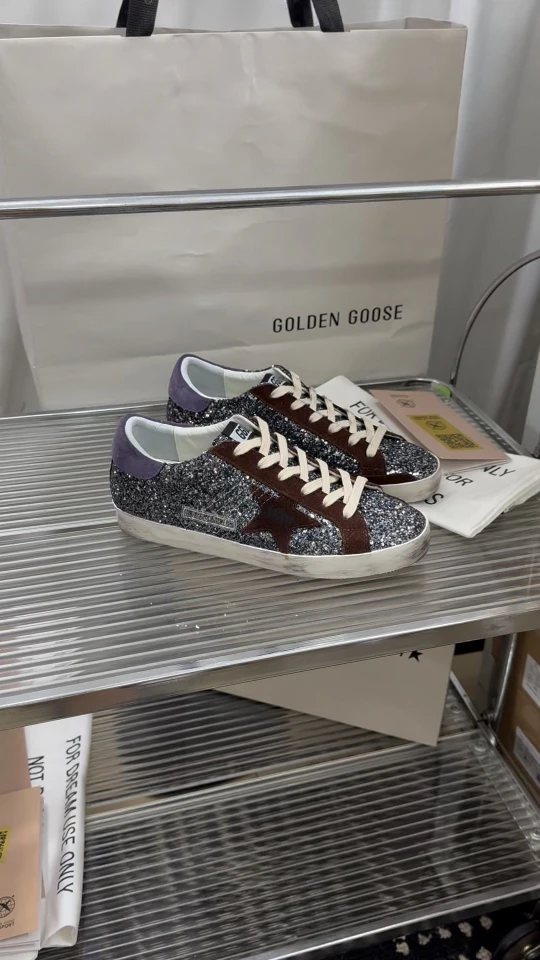 Golden Goose Sneakers — 3a992f5e