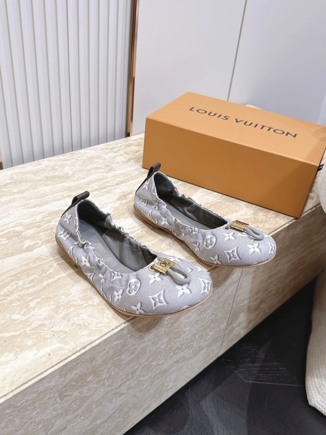 Louis Vuitton Shoes — 81c13292