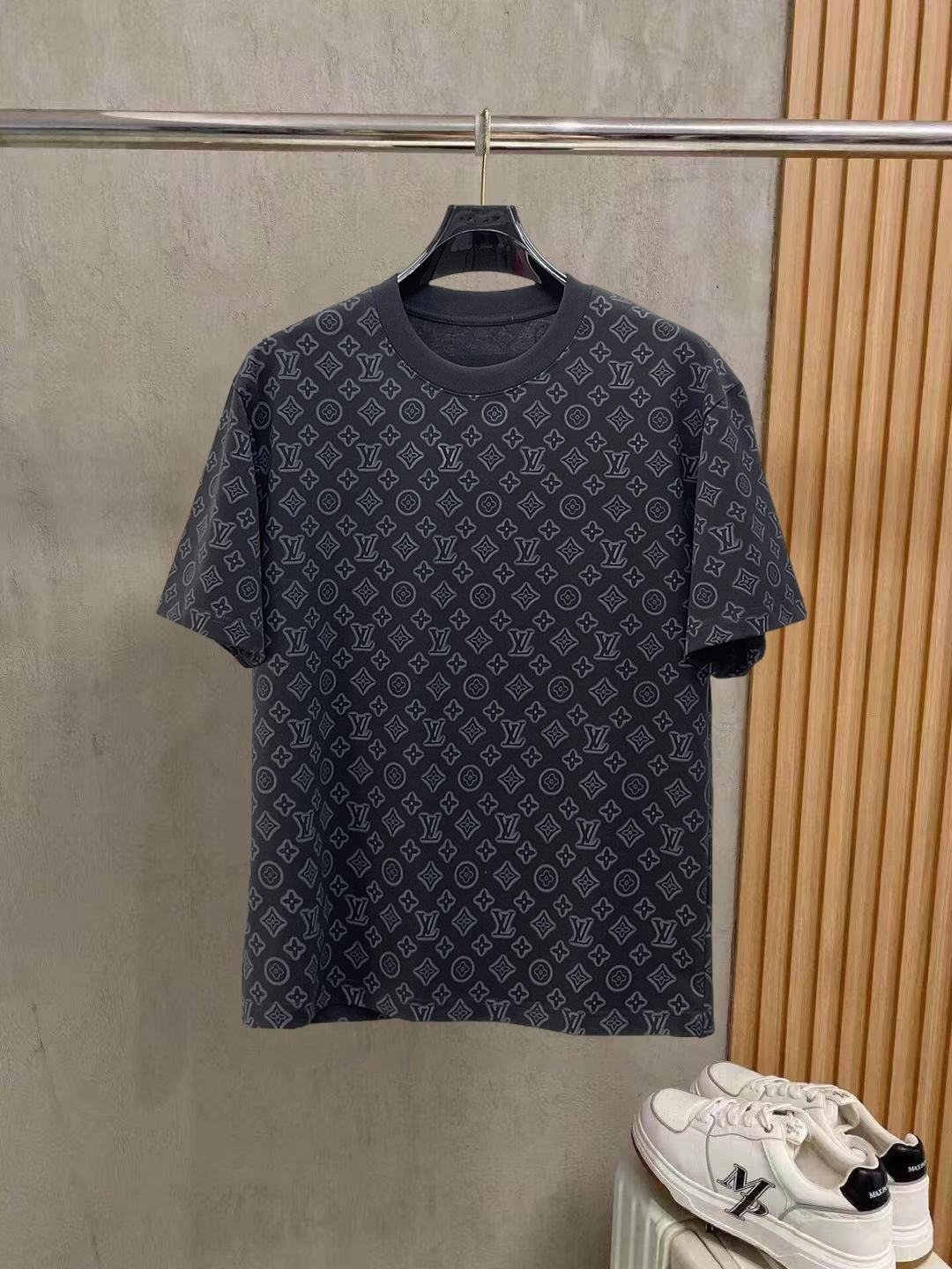 Louis Vuitton T-Shirt — e2ee46ca