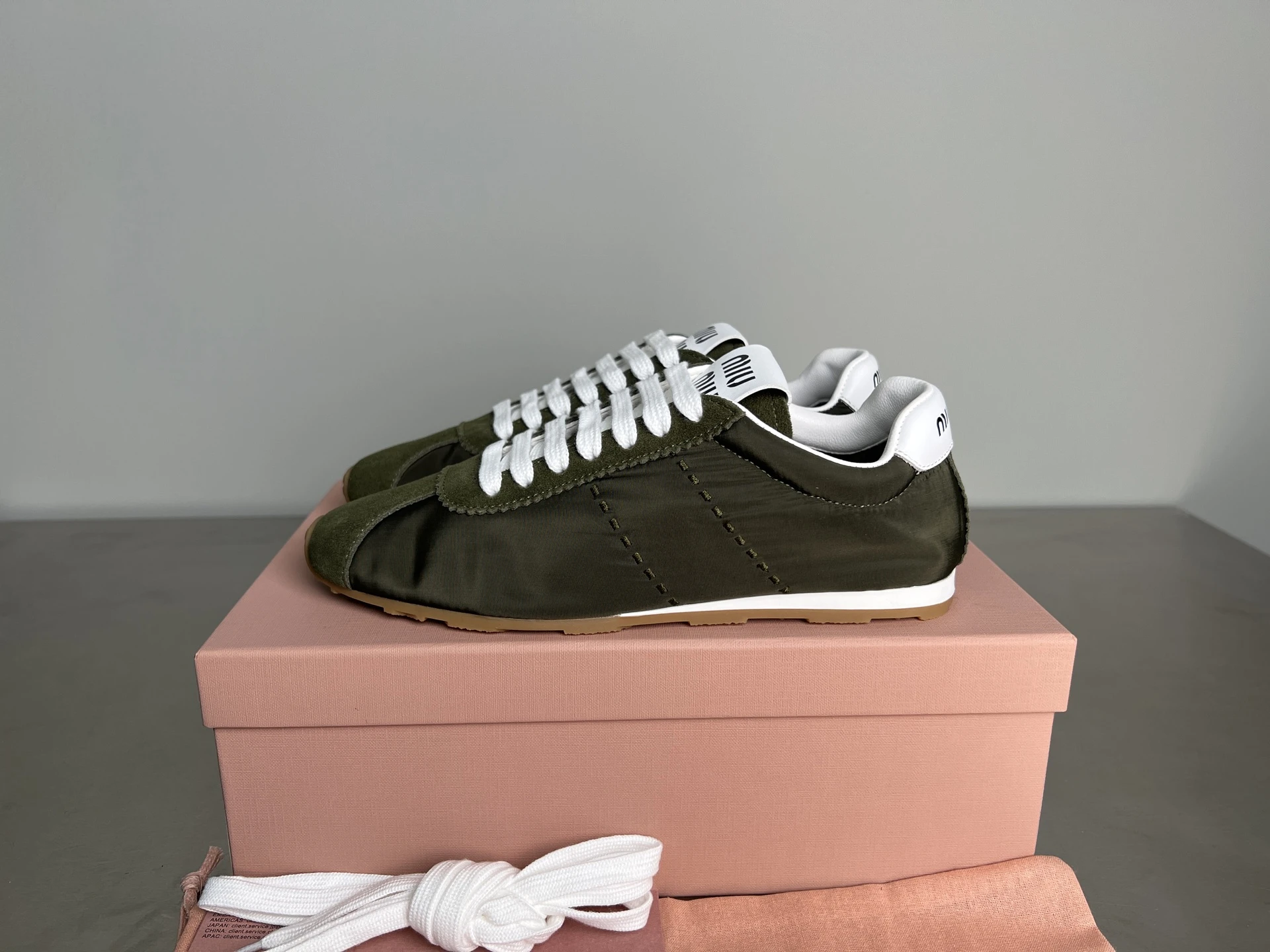 Sneakers