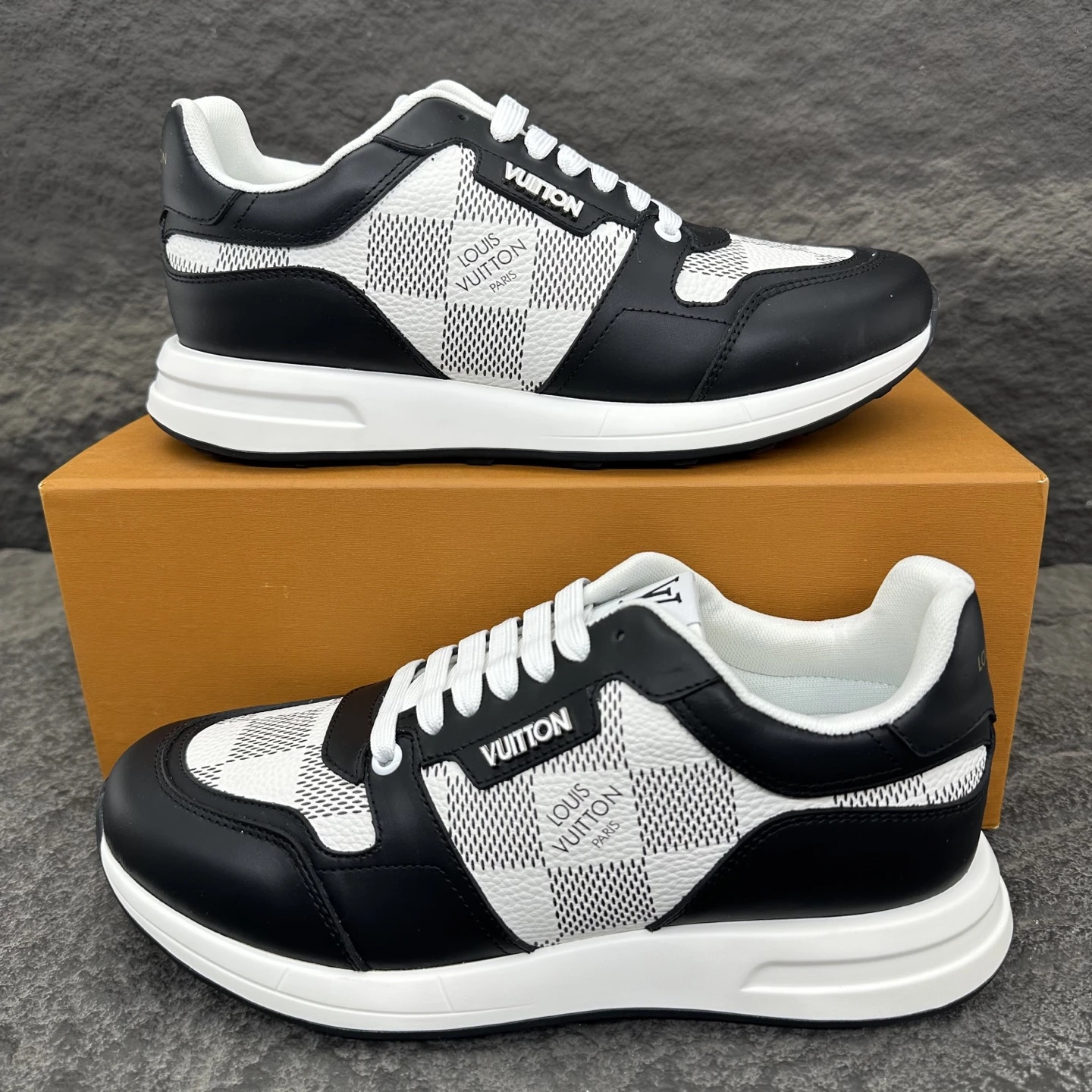 Louis Vuitton Sneakers — a1057d69