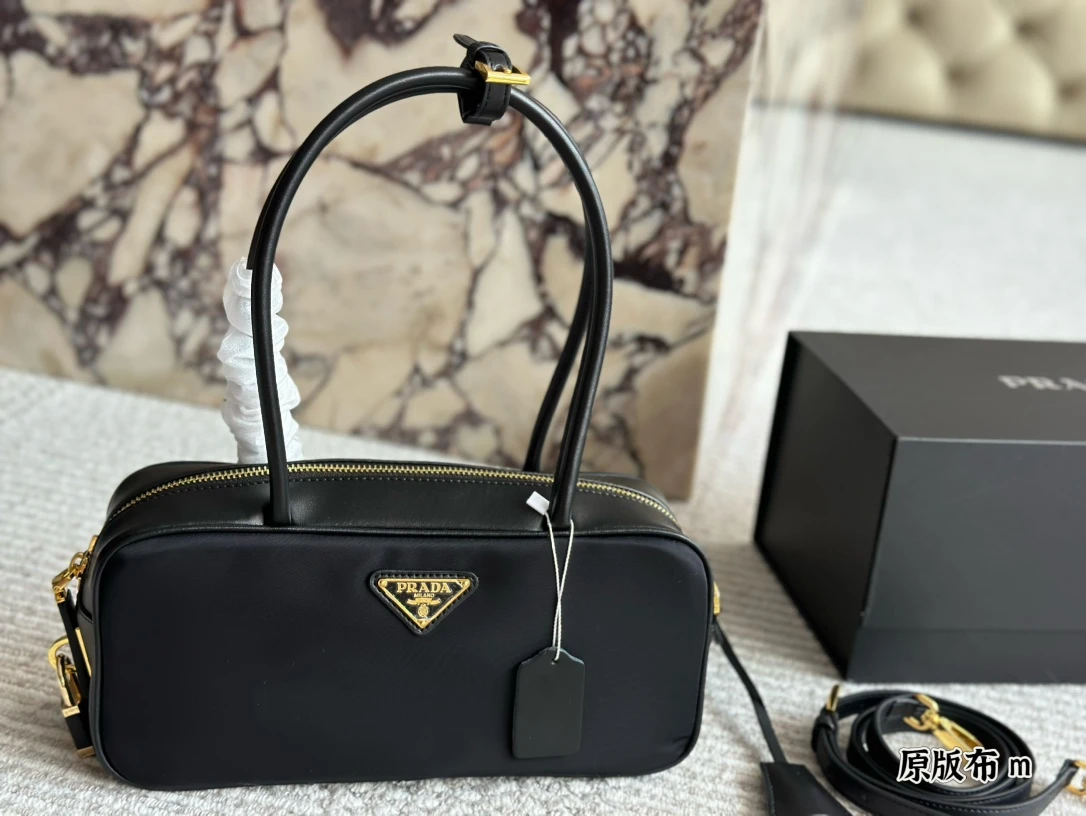 Prada Bag — 90a6467d