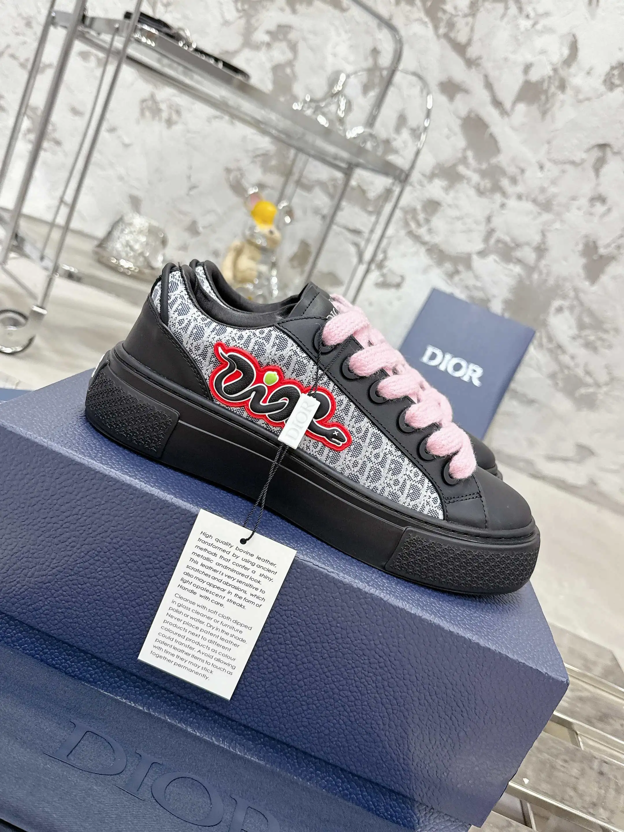 Dior Sneakers — fde30aa2