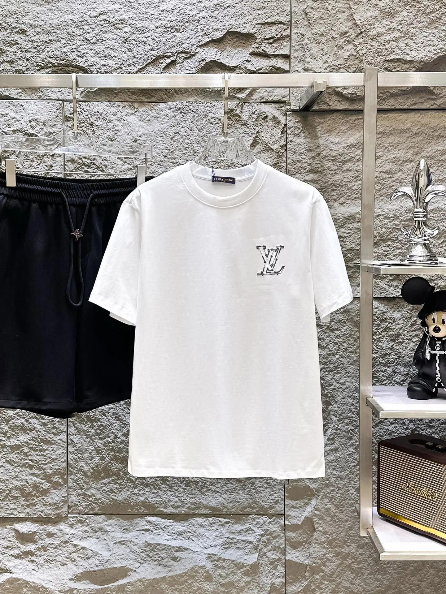 Louis Vuitton T-Shirt — 1ee01f7e
