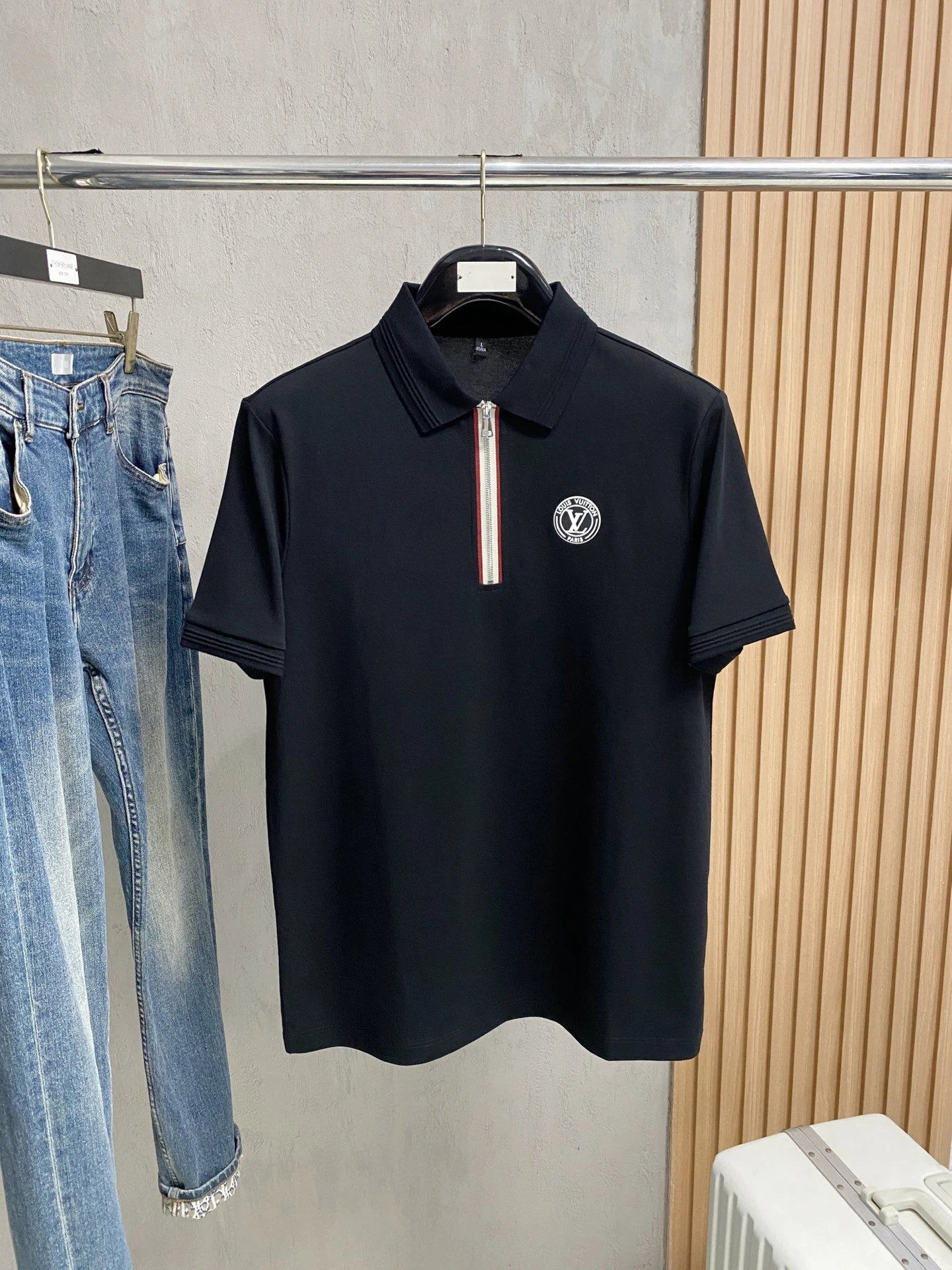 Louis Vuitton T-Shirt — 2f7b57bc