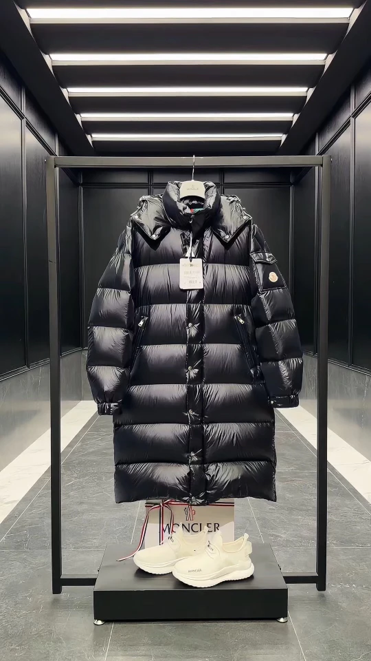 Moncler Down Jacket — 093ac39e