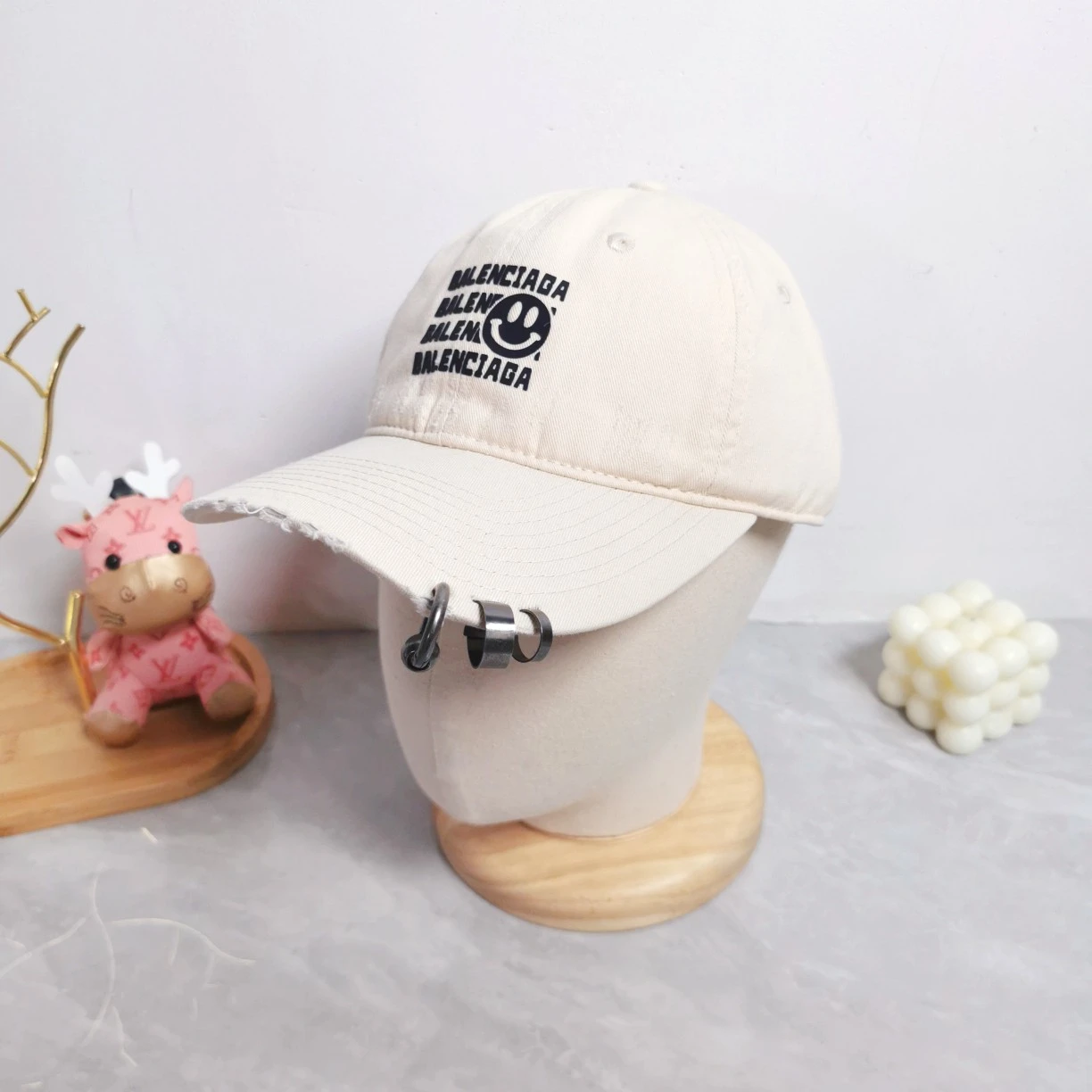 Balenciaga Hat — 8bfb9761