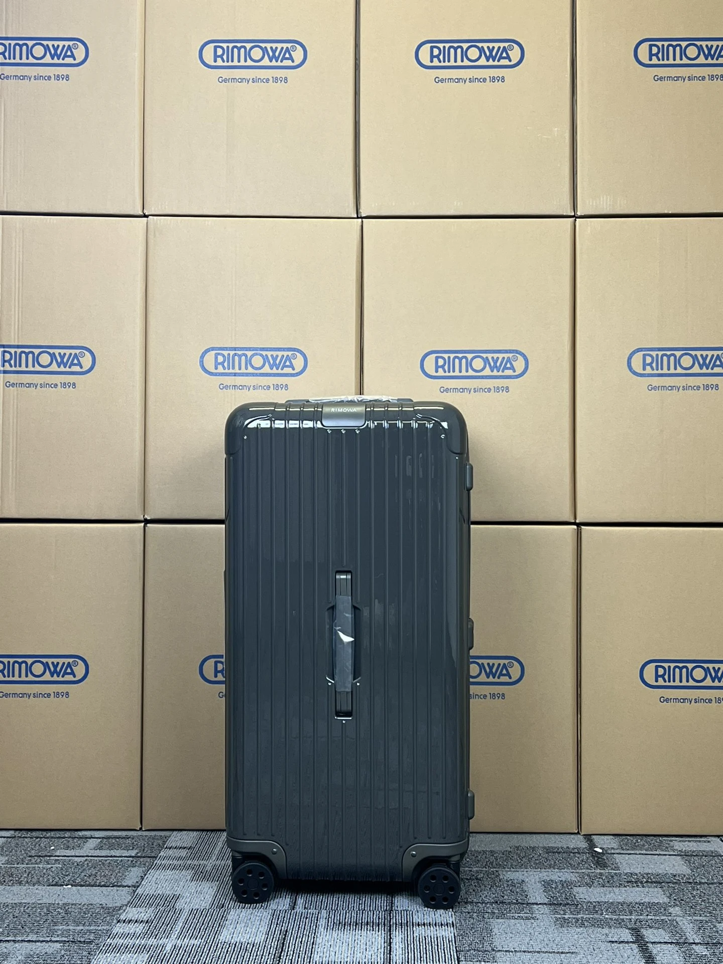 Luggage — 470d4e9a