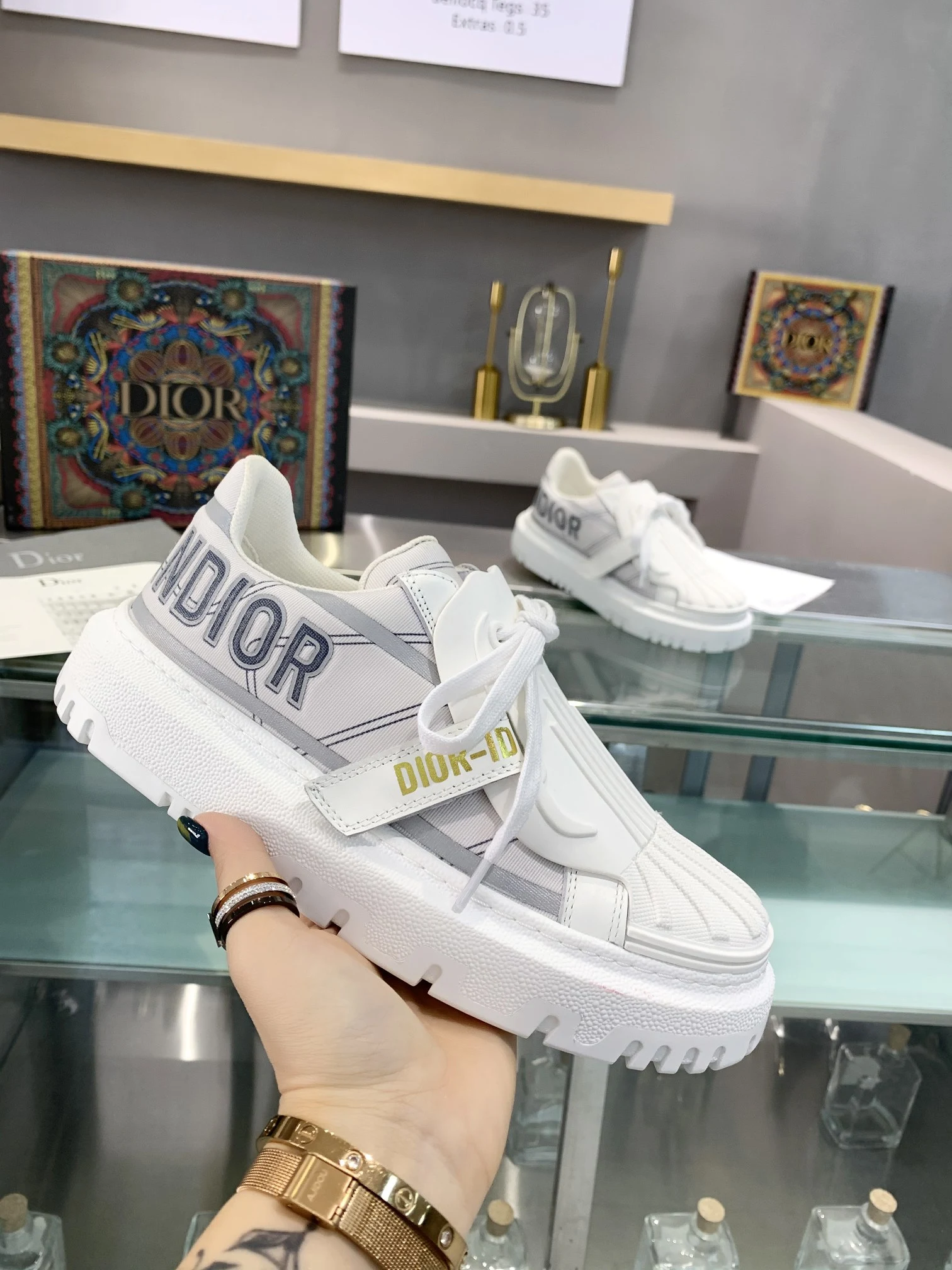 Dior Sneakers — cf7faae5