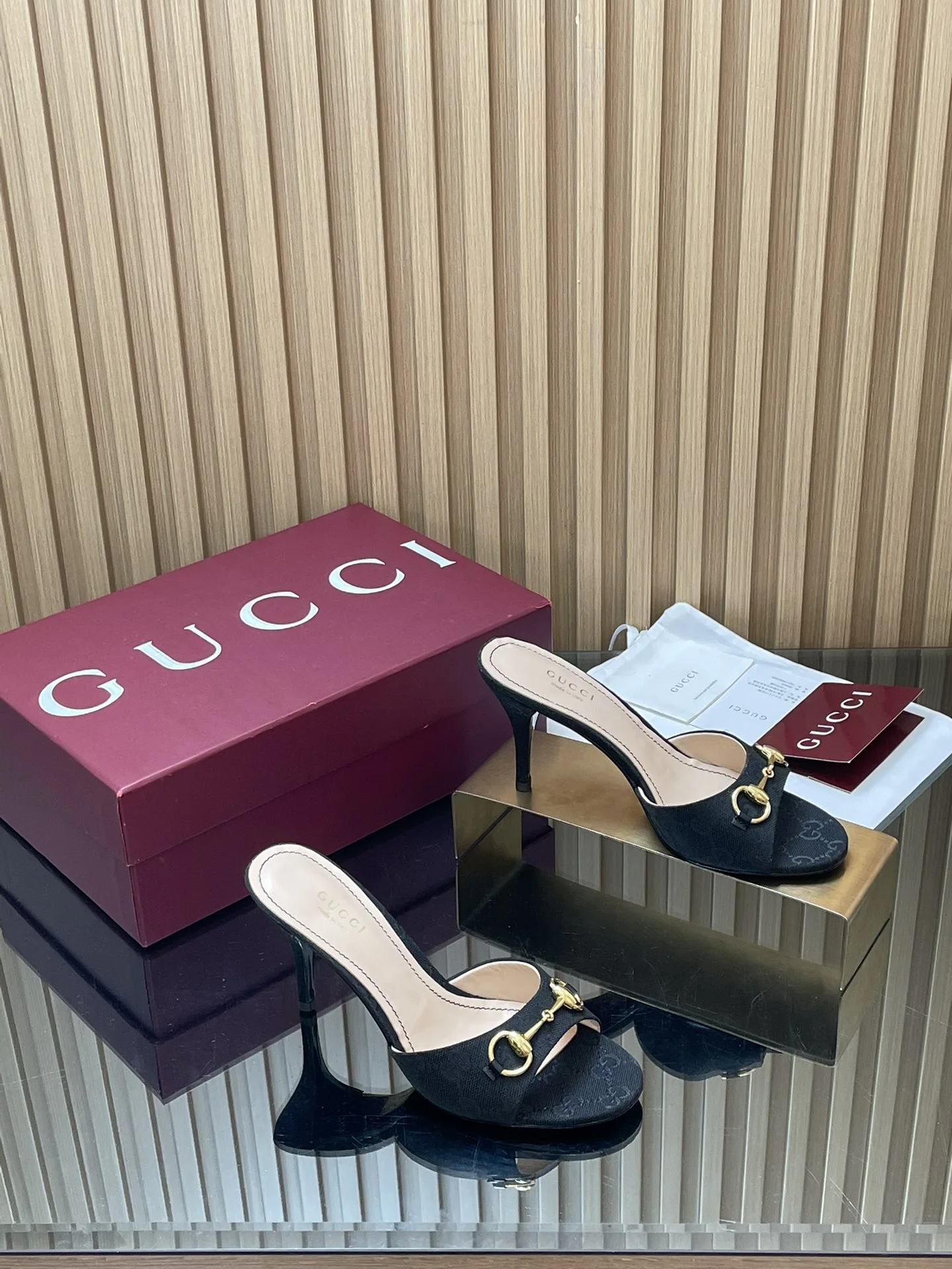 Gucci Slippers — 459c3a8a
