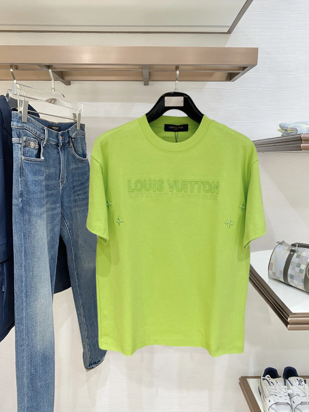 Louis Vuitton T-Shirt — 43f43bc4