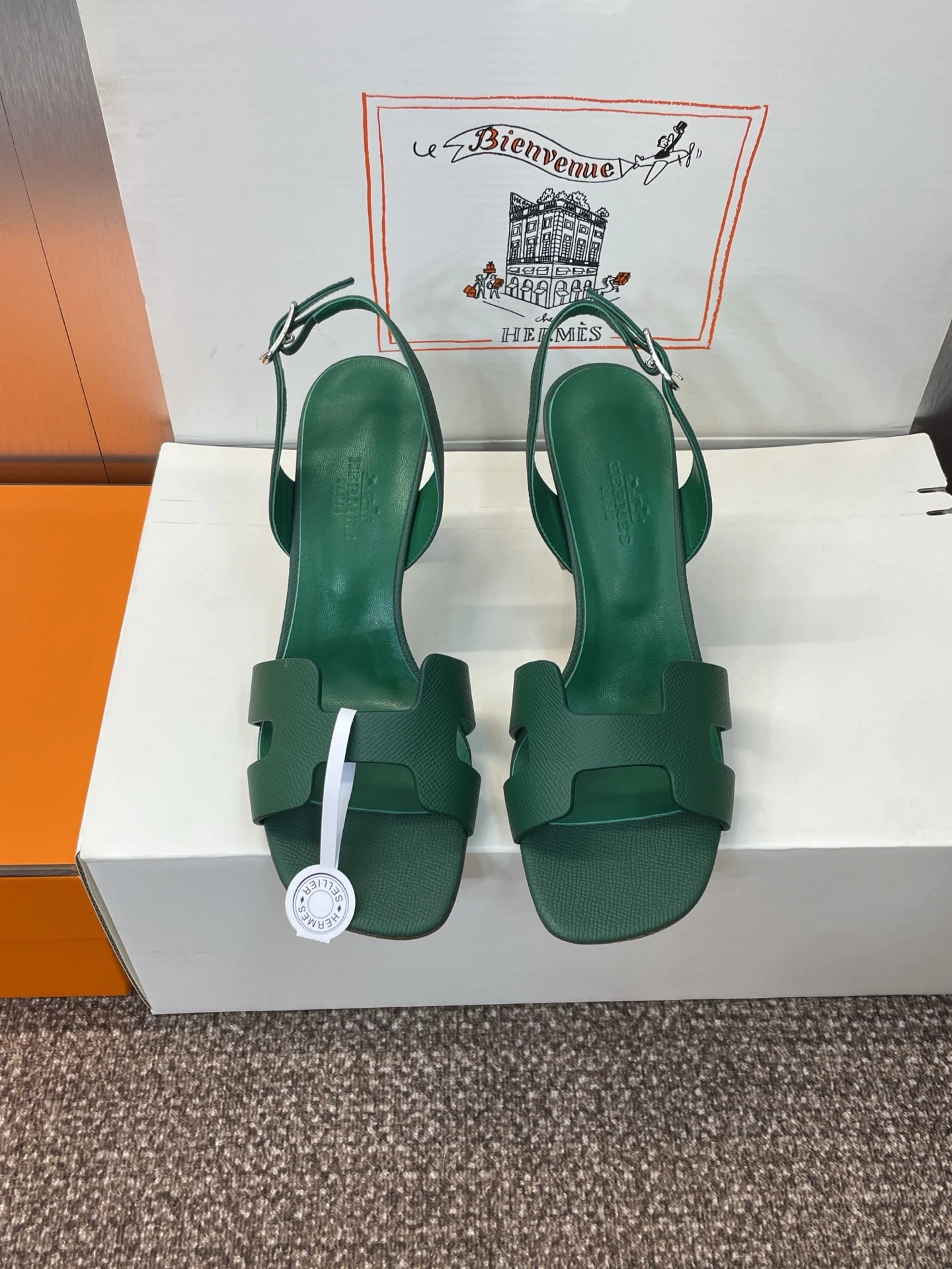 Hermès Sandals — d667bc9e