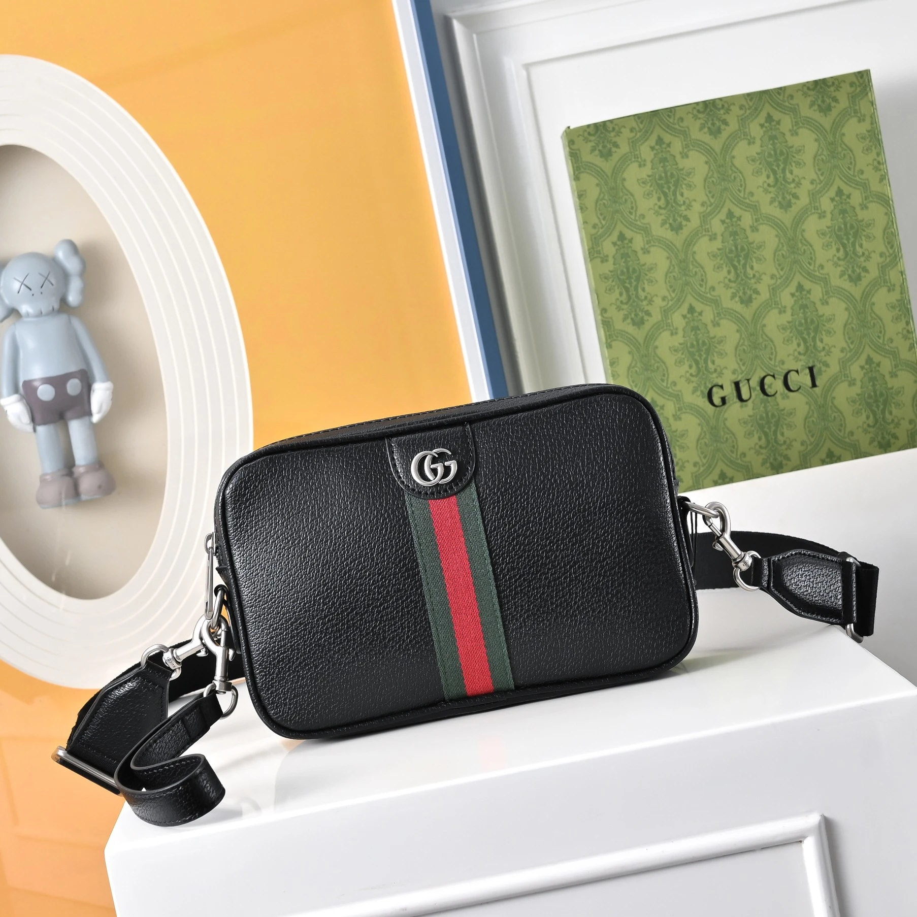 Gucci Bag — 1b224e1d
