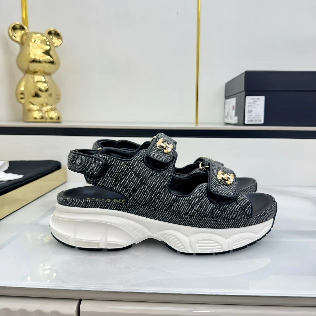 Chanel Slippers — cedd6abb