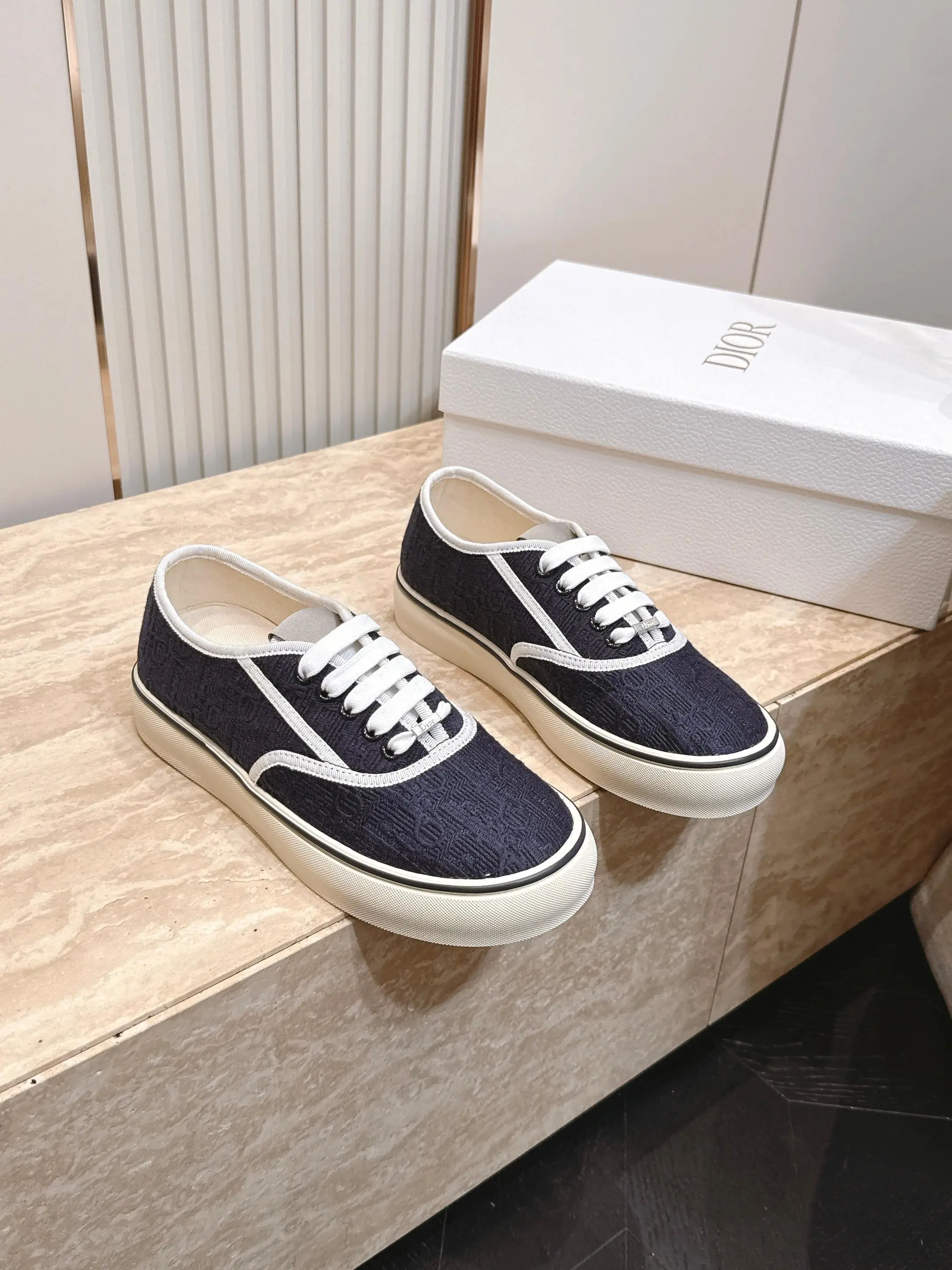 Dior Sneakers — e0f956f3