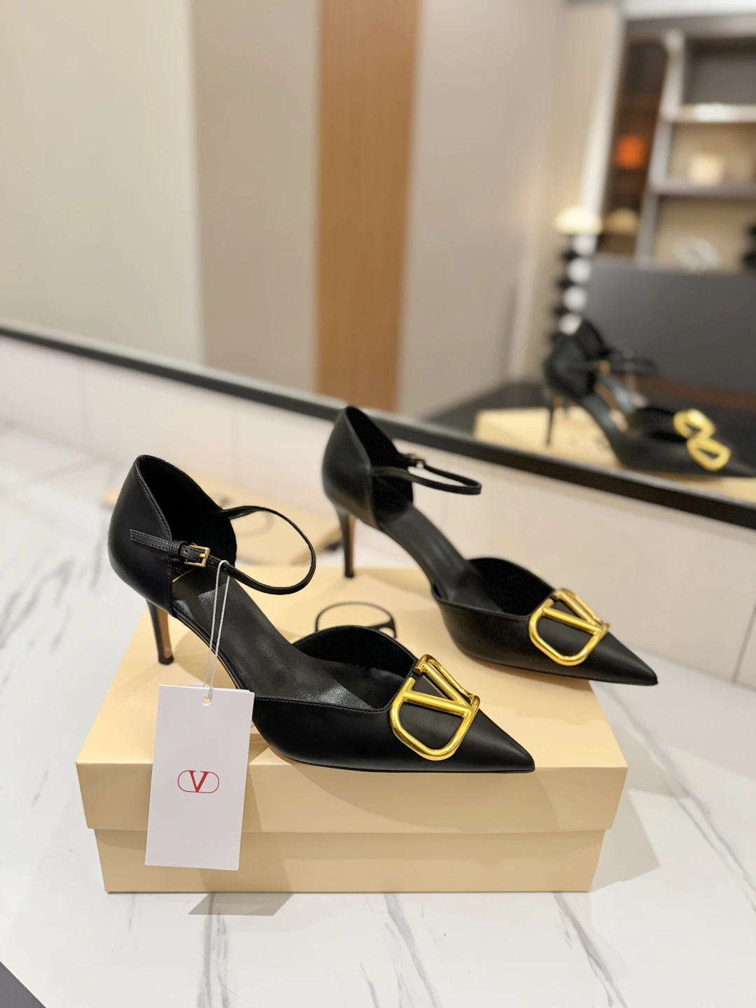 Valentino Sandals — 2af6187e