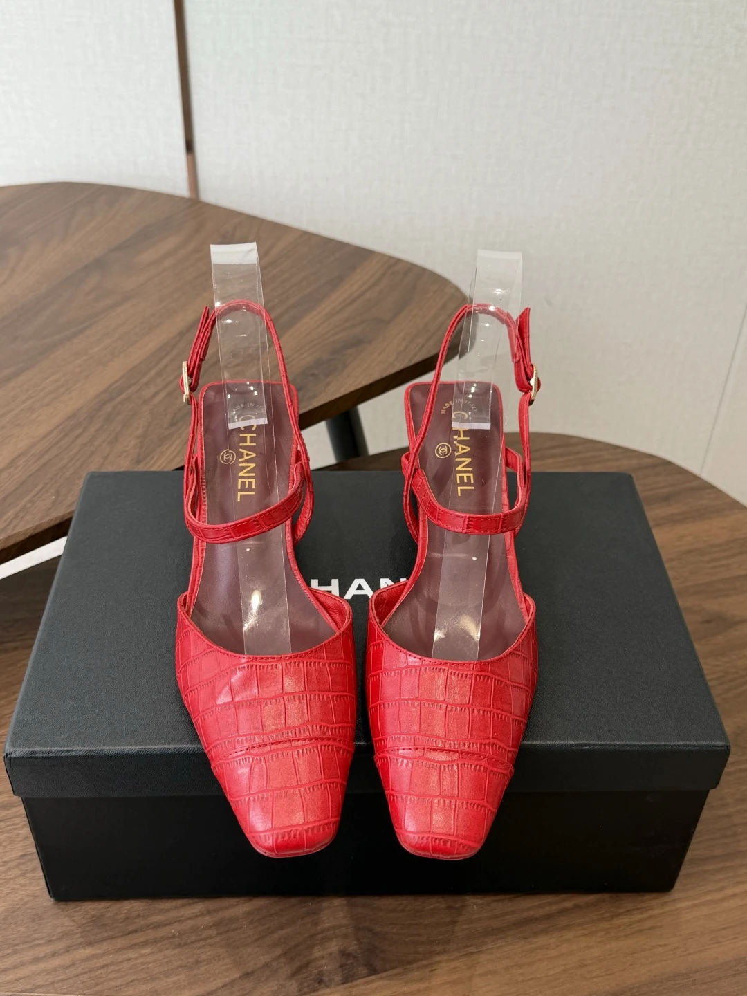 Chanel Sandals — de56f3db