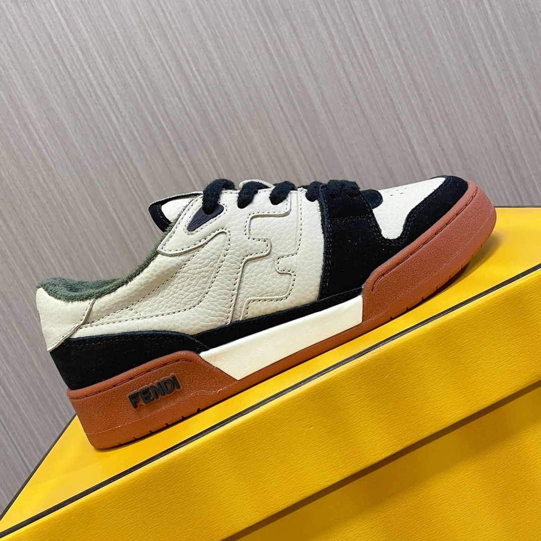 Fendi Sneakers — 5353bc7c