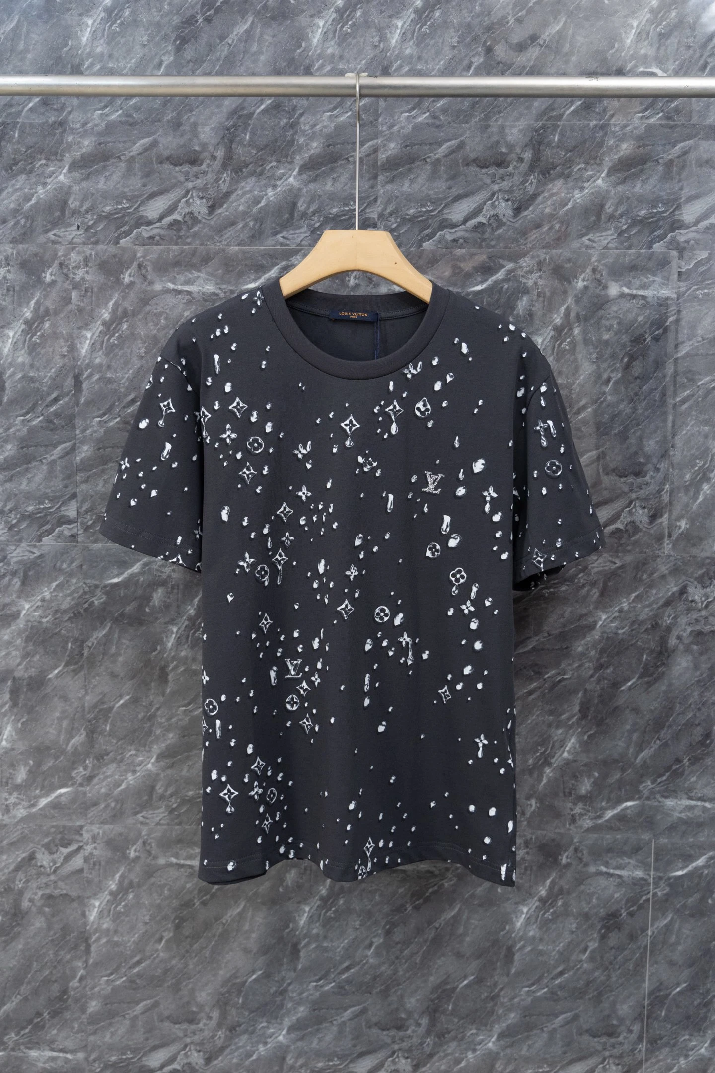 Louis Vuitton T-Shirt — 10ef7155