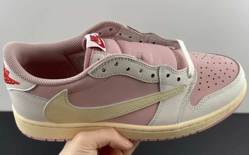 Nike Shoes — dd9e061b