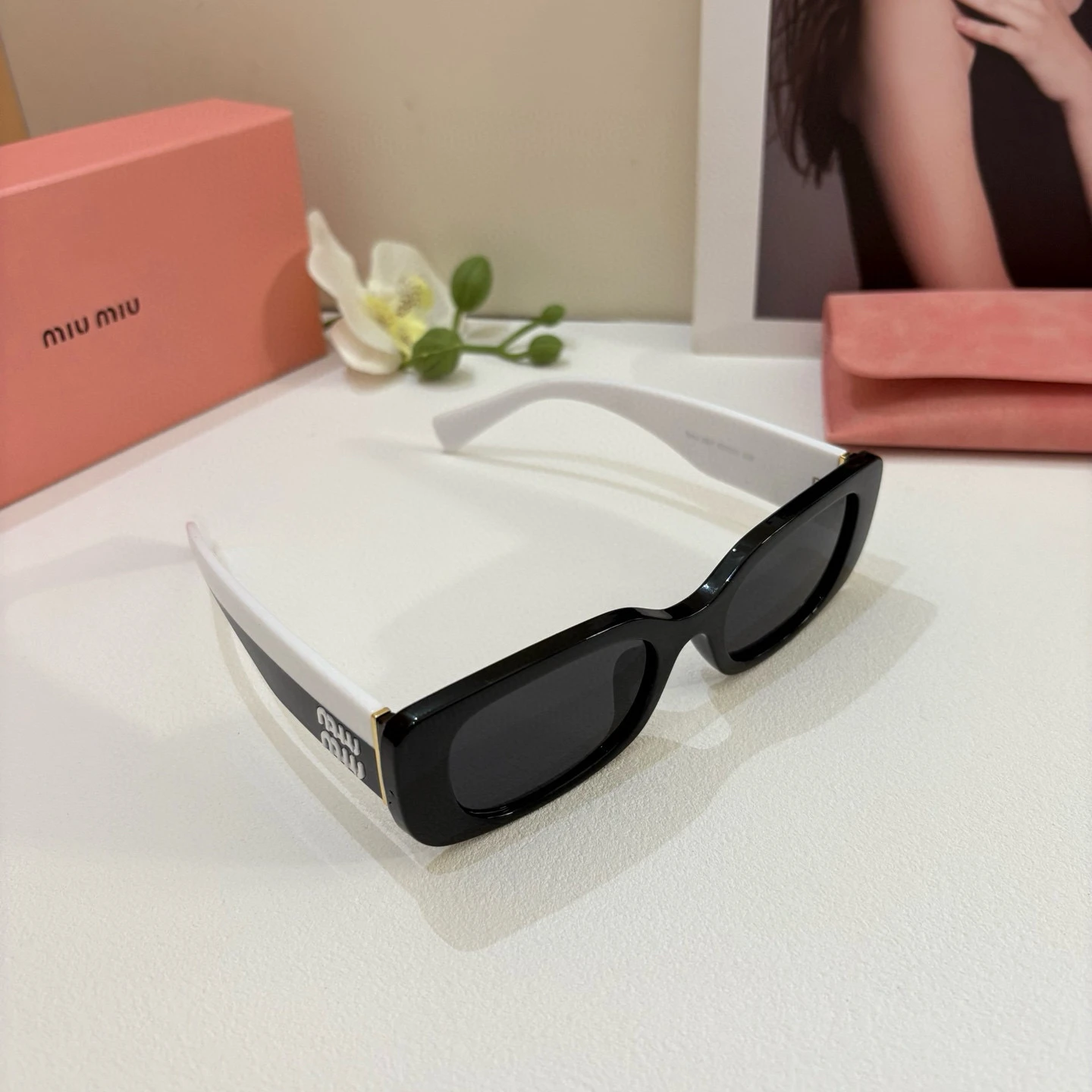 Miu Miu Eyewear — b0e63003