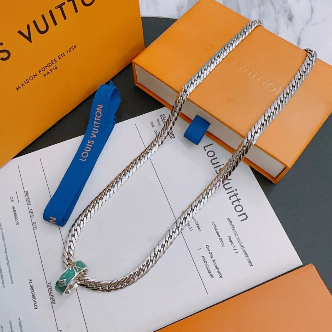 Louis Vuitton Necklaces — e879cb55